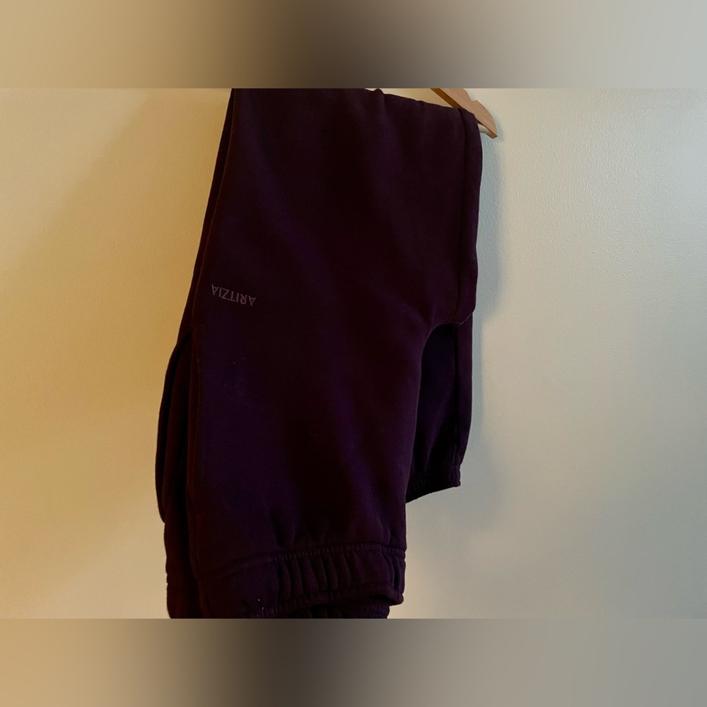 Aritzia Cozy Fleece Sweatfleece Set in Deep Purple (Noble), Size Small - Picture 4 of 6